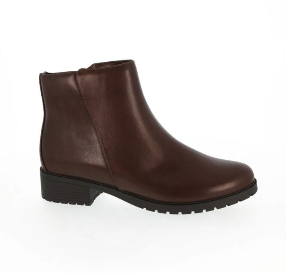 Trotters Margo Short Size Zip Bootie Size 9.5 NEW